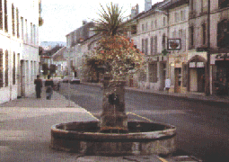 Fontaine rue Charles De Gaulle